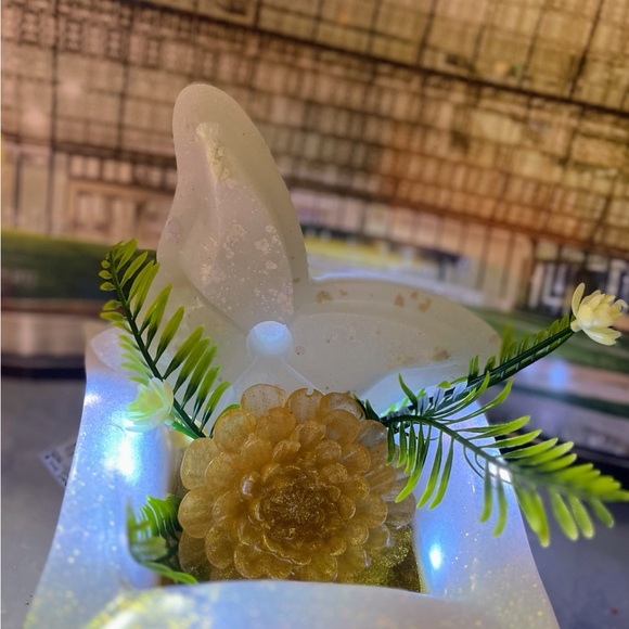 Butterfly Basket - Picture 2 of 4